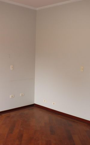 Casa de condomínio para alugar com 360m², 5 quartos e 6 vagasSuíte 4