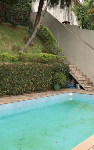 Casa de condomínio para alugar com 360m², 5 quartos e 6 vagasÁrea Externa