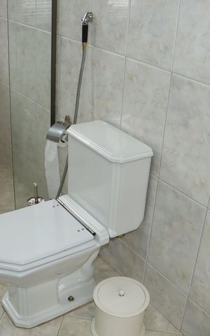 Casa de condomínio para alugar com 360m², 5 quartos e 6 vagasBanheiro da Suíte 4