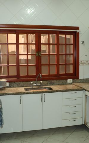 Casa de condomínio para alugar com 360m², 5 quartos e 6 vagasCozinha