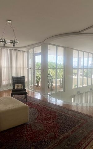 Casa de condomínio à venda com 980m², 4 quartos e 8 vagas Casa de condomínio à venda com 980m², 4 quartos e 8 vagasQuarto 2