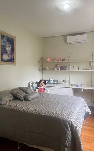 Casa de condomínio à venda com 980m², 4 quartos e 8 vagas Casa de condomínio à venda com 980m², 4 quartos e 8 vagasSuíte 2