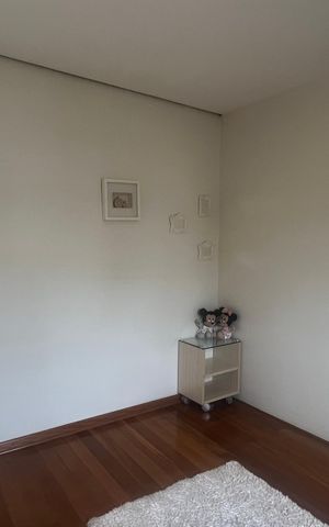 Casa de condomínio à venda com 980m², 4 quartos e 8 vagas Casa de condomínio à venda com 980m², 4 quartos e 8 vagasSuíte