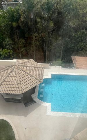 Casa de condomínio à venda com 980m², 4 quartos e 8 vagas Casa de condomínio à venda com 980m², 4 quartos e 8 vagasVista do Quarto 2