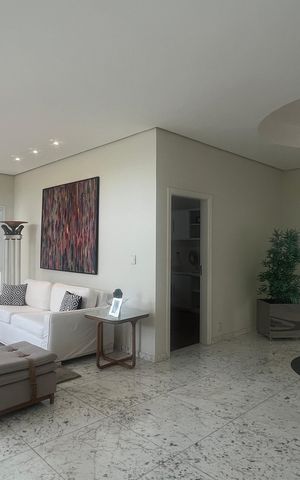 Casa de condomínio à venda com 980m², 4 quartos e 8 vagas Casa de condomínio à venda com 980m², 4 quartos e 8 vagasSala