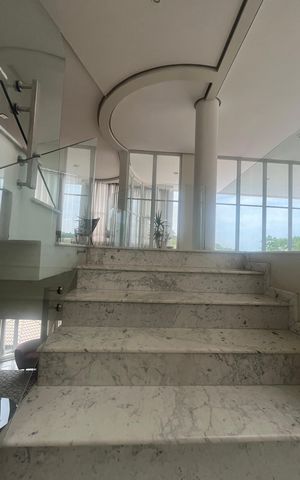 Casa de condomínio à venda com 980m², 4 quartos e 8 vagas Casa de condomínio à venda com 980m², 4 quartos e 8 vagasÁrea comum