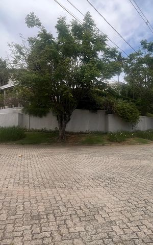 Casa de condomínio à venda com 980m², 4 quartos e 8 vagas Casa de condomínio à venda com 980m², 4 quartos e 8 vagasÁrea comum