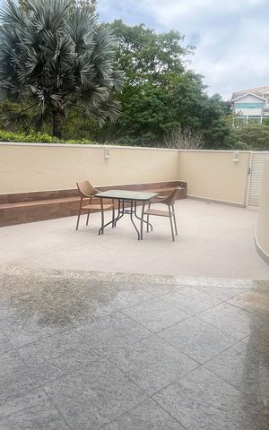 Casa de condomínio à venda com 980m², 4 quartos e 8 vagas Casa de condomínio à venda com 980m², 4 quartos e 8 vagasÁrea comum