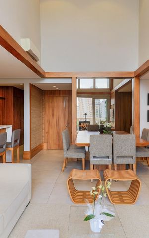 Apartamento à venda com 121m², 3 quartos e 2 vagas Apartamento à venda com 121m², 3 quartos e 2 vagasSala