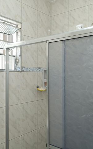 Casa à venda com 200m², 3 quartos e 1 vagaBanheiro 2