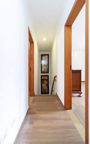 Casa para alugar com 270m², 5 quartos e 5 vagas Casa para alugar com 270m², 5 quartos e 5 vagasCorredor