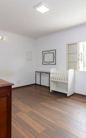 Casa para alugar com 270m², 5 quartos e 5 vagas Casa para alugar com 270m², 5 quartos e 5 vagasQuarto 3