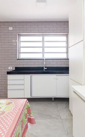Casa para alugar com 270m², 5 quartos e 5 vagas Casa para alugar com 270m², 5 quartos e 5 vagasCozinha