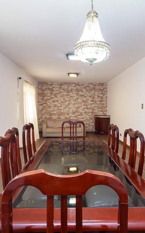Casa para alugar com 270m², 5 quartos e 5 vagas Casa para alugar com 270m², 5 quartos e 5 vagasSala
