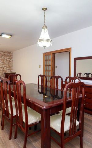 Casa para alugar com 270m², 5 quartos e 5 vagas Casa para alugar com 270m², 5 quartos e 5 vagasSala