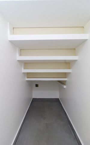 Casa para alugar com 270m², 5 quartos e 5 vagas Casa para alugar com 270m², 5 quartos e 5 vagasDespensa