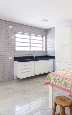 Casa para alugar com 270m², 5 quartos e 5 vagas Casa para alugar com 270m², 5 quartos e 5 vagasCozinha