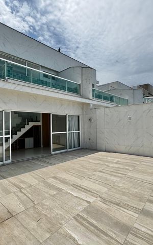 Apartamento à venda com 328m², 3 quartos e 4 vagas Apartamento à venda com 328m², 3 quartos e 4 vagasVaranda