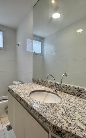 Apartamento à venda com 328m², 3 quartos e 4 vagas Apartamento à venda com 328m², 3 quartos e 4 vagasLavabo