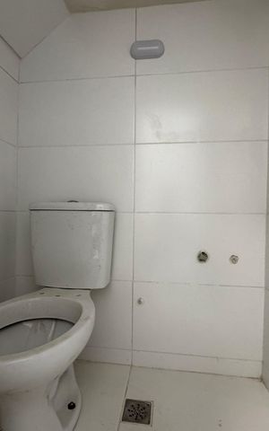 Apartamento à venda com 328m², 3 quartos e 4 vagas Apartamento à venda com 328m², 3 quartos e 4 vagasBanheiro de Serviço