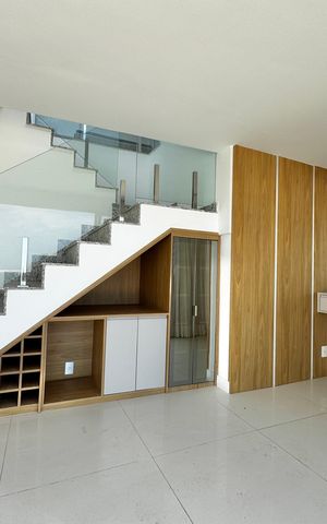Apartamento à venda com 328m², 3 quartos e 4 vagas Apartamento à venda com 328m², 3 quartos e 4 vagasSala