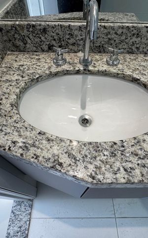 Apartamento à venda com 328m², 3 quartos e 4 vagas Apartamento à venda com 328m², 3 quartos e 4 vagasSuíte 1 - Banheiro