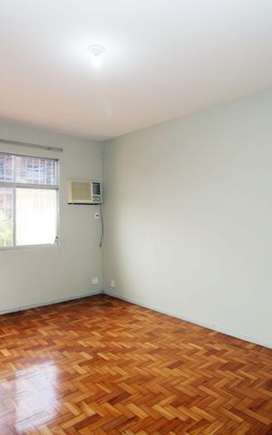 Apartamento à venda com 250m², 3 quartos e 2 vagasSala
