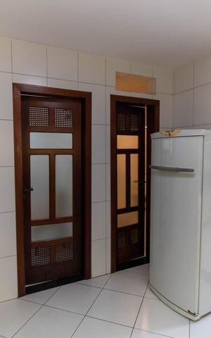 Casa de condomínio à venda com 400m², 4 quartos e 4 vagas Casa de condomínio à venda com 400m², 4 quartos e 4 vagasÁrea de Serviço