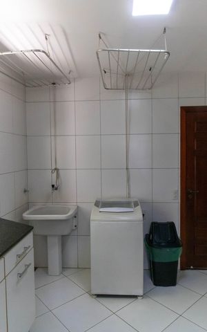 Casa de condomínio à venda com 400m², 4 quartos e 4 vagas Casa de condomínio à venda com 400m², 4 quartos e 4 vagasÁrea de Serviço