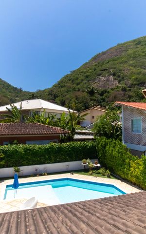 Casa de condomínio à venda com 400m², 4 quartos e 4 vagas Casa de condomínio à venda com 400m², 4 quartos e 4 vagasVista do Quarto 2