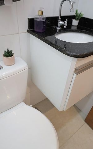 Apartamento à venda com 80m², 2 quartos e 2 vagas Apartamento à venda com 80m², 2 quartos e 2 vagasBanheiro