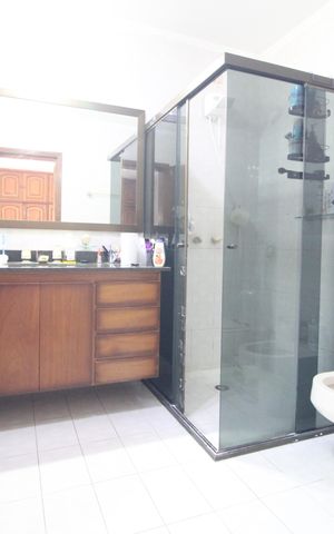 Casa à venda com 550m², 6 quartos e 6 vagasSuíte 3 / banheiro