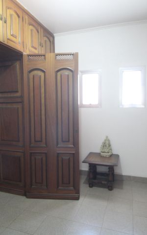 Casa à venda com 550m², 6 quartos e 6 vagasSuíte 1 / closet