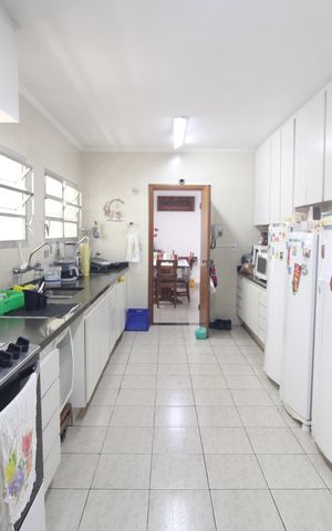 Casa à venda com 550m², 6 quartos e 6 vagasCozinha