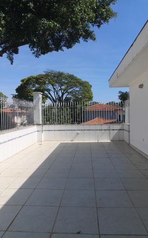 Casa à venda com 550m², 6 quartos e 6 vagasSuíte 1 / varanda