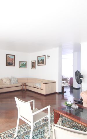 Casa à venda com 550m², 6 quartos e 6 vagasSala 1