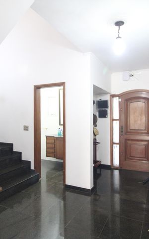 Casa à venda com 550m², 6 quartos e 6 vagasEntrada