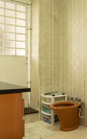 Casa à venda com 200m², 3 quartos e 3 vagasBanheiro da Suíte 1