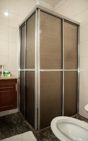 Casa à venda com 200m², 3 quartos e 3 vagasBanheiro da Suíte 3