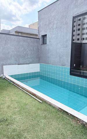 Casa à venda com 118m², 3 quartos e 2 vagas Casa à venda com 118m², 3 quartos e 2 vagasPiscina