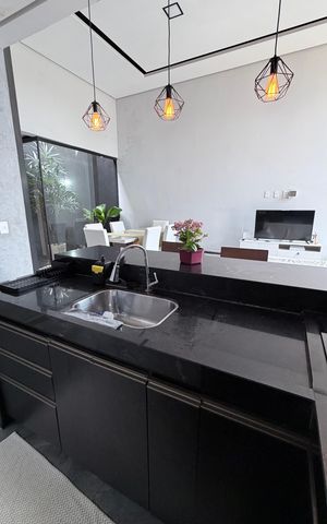 Casa à venda com 118m², 3 quartos e 2 vagas Casa à venda com 118m², 3 quartos e 2 vagasCozinha