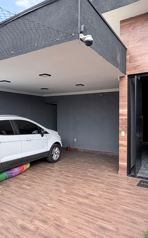 Casa à venda com 118m², 3 quartos e 2 vagas Casa à venda com 118m², 3 quartos e 2 vagasGaragem