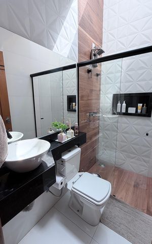 Casa à venda com 118m², 3 quartos e 2 vagas Casa à venda com 118m², 3 quartos e 2 vagasBanheiro