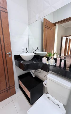 Casa à venda com 118m², 3 quartos e 2 vagas Casa à venda com 118m², 3 quartos e 2 vagasBanheiro da Suíte