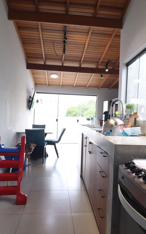 Apartamento à venda com 100m², 2 quartos e 2 vagasCozinha