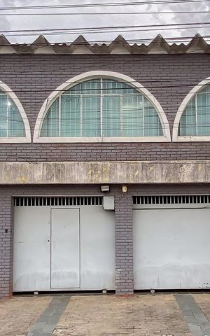 Casa para alugar com 434m², 4 quartos e 2 vagas Casa para alugar com 434m², 4 quartos e 2 vagasFachada