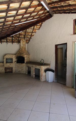 Casa à venda com 368m², 5 quartos e 3 vagasChurrasqueira