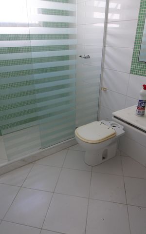 Casa à venda com 368m², 5 quartos e 3 vagasBanheiro Social 1