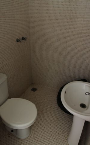 Casa à venda com 368m², 5 quartos e 3 vagasBanheiro de Serviço