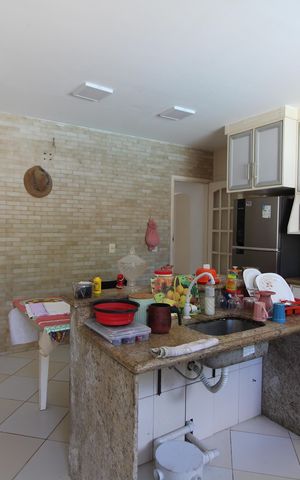 Casa à venda com 368m², 5 quartos e 3 vagasCozinha